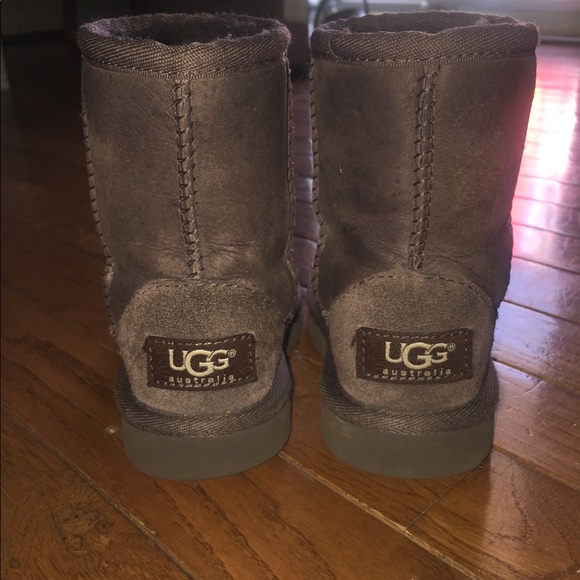 Authentic dark brown toddler UGGs size 7 - Picture 2 of 3